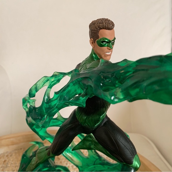 DC Comics Green Lantern Movie Hal Jordan Energy Statue - Picture 6 of 14